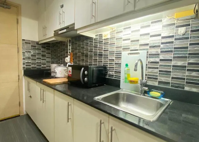 Uzziel's Place At Sea Residences *