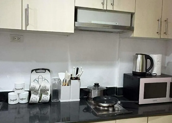 Uzziel's Place At Sea Residences 公寓式飯店 马尼拉